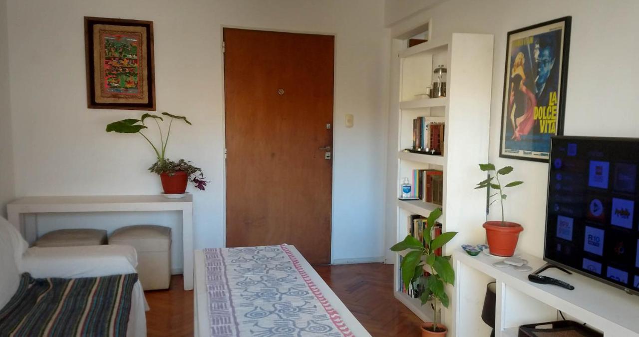 Ferienwohnung Depto 2 Ambientes Muy Luminoso Con Wifi Y Vista A La Plaza Buenos Aires Exterior foto