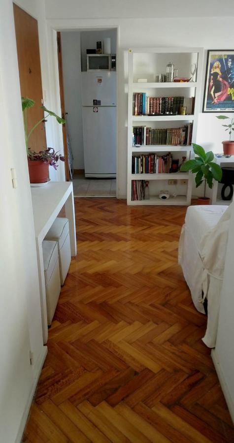 Ferienwohnung Depto 2 Ambientes Muy Luminoso Con Wifi Y Vista A La Plaza Buenos Aires Exterior foto