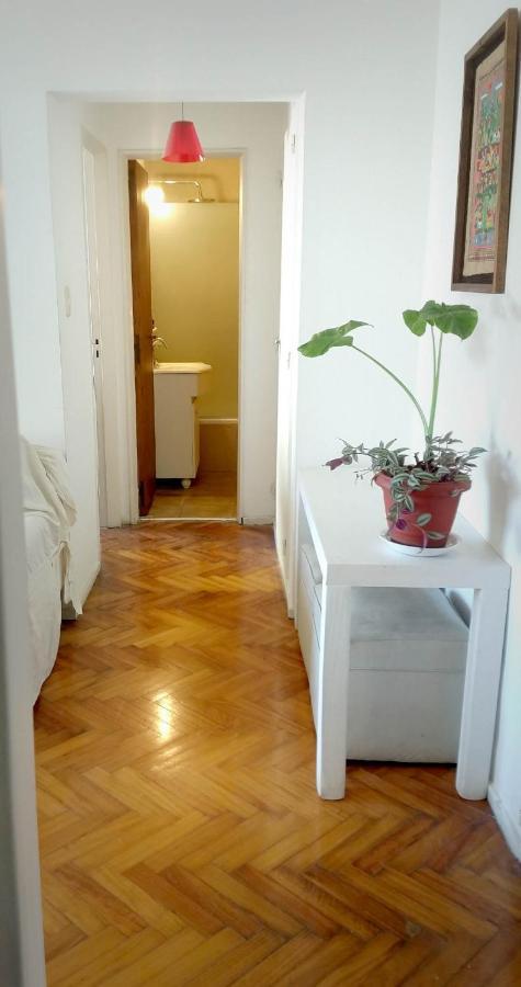 Ferienwohnung Depto 2 Ambientes Muy Luminoso Con Wifi Y Vista A La Plaza Buenos Aires Exterior foto