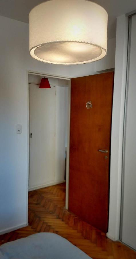 Ferienwohnung Depto 2 Ambientes Muy Luminoso Con Wifi Y Vista A La Plaza Buenos Aires Exterior foto